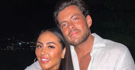 TOWIE signs up Geordie Shores Sophie Kasaei and。